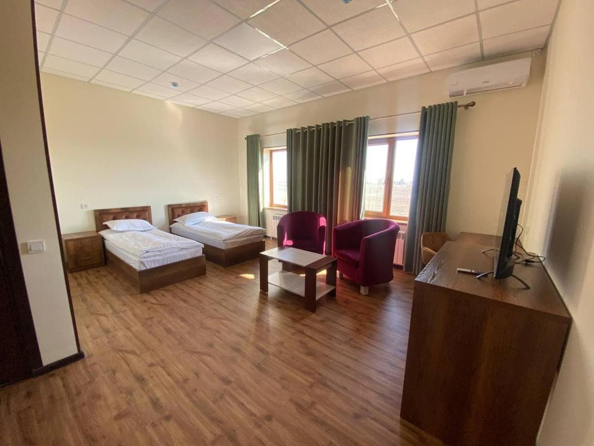 Uzumfermer Hotel & Winery Tachkent Extérieur photo